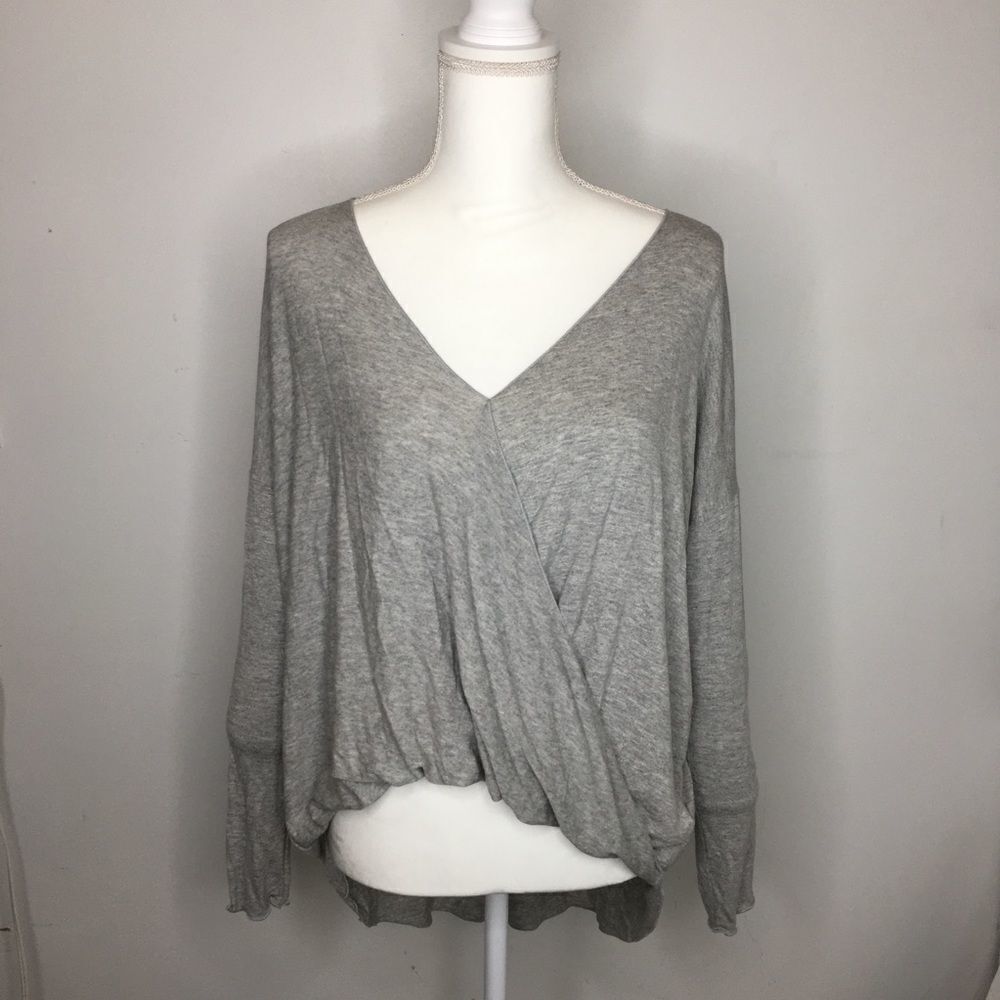 Silence + Noise Gray Long-sleeved high low top - S
